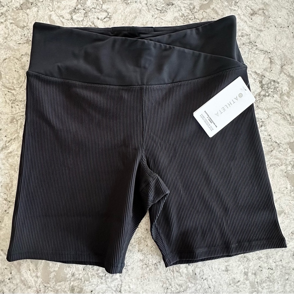 Athleta Elation Crossover Eiv Black Shorts